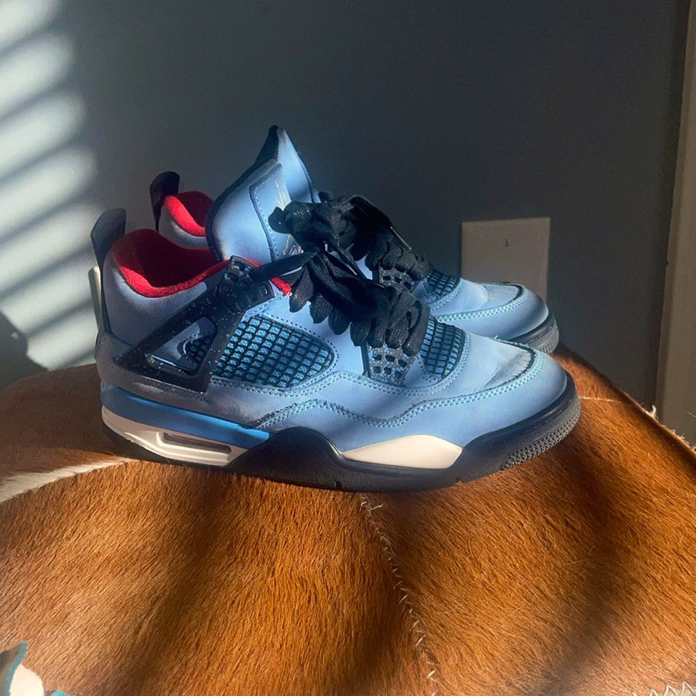 Jordan 4s